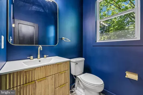 Bath - 761 E 36th St, Baltimore, MD 21218 photo 1 of 4