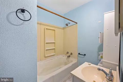 Bath - 4140 6th St, Baltimore, MD 21225 photo 1 of 2