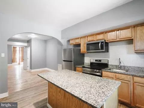 Entry Way - 2410 Frederick Ave, Baltimore, MD 21223 photo 6 of 11