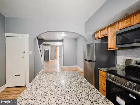 Entry Way - 2410 Frederick Ave, Baltimore, MD 21223 photo 7 of 11