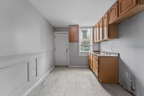 Entry Way - 1706 N Milton Ave, Baltimore, MD 21213 photo 1 of 2