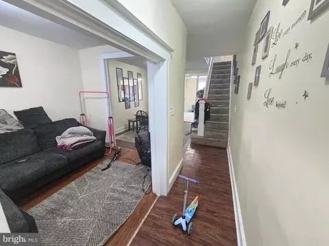 Entry Way - 637 E 29th St, Baltimore, MD 21218 photo 2 of 6