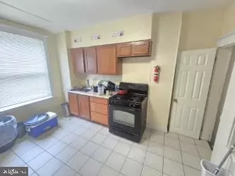 Entry Way - 637 E 29th St, Baltimore, MD 21218 photo 4 of 6