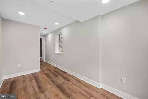 Entry Way - 410 E Fort Ave, Baltimore, MD 21230 photo 5 of 5