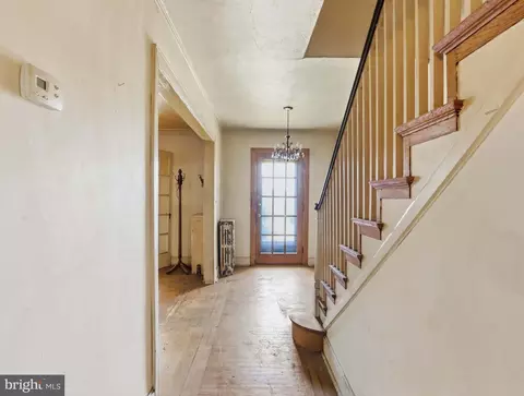 Entry Way - 916 E 36th St, Baltimore, MD 21218 photo 2 of 4