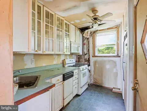 Kitchen - 916 E 36th St, Baltimore, MD 21218 photo 1 of 1
