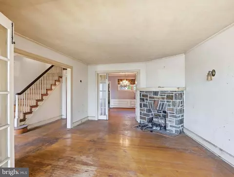 Living - 916 E 36th St, Baltimore, MD 21218 photo 2 of 2
