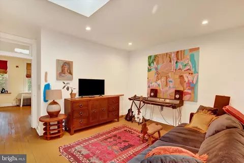Living - 316 E 26th St, Baltimore, MD 21218 photo 2 of 2