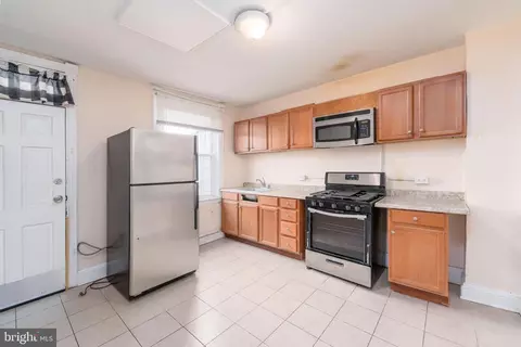 Entry Way - 514 Brunswick St, Baltimore, MD 21223 photo 5 of 7