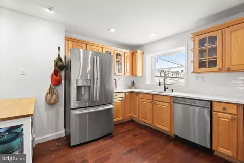 Kitchen - 3200 E Lombard St, Baltimore, MD 21224 photo 5 of 7