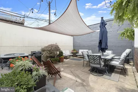 Exterior - 3200 E Lombard St, Baltimore, MD 21224 photo 2 of 5