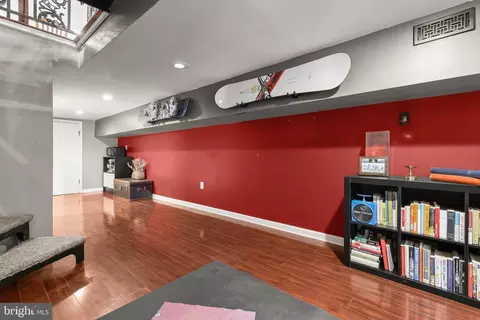 Entry Way - 3200 E Lombard St, Baltimore, MD 21224 photo 16 of 16