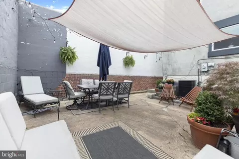 Exterior - 3200 E Lombard St, Baltimore, MD 21224 photo 4 of 5