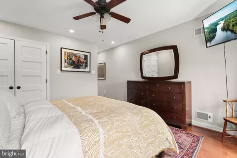 Bedroom - 3200 E Lombard St, Baltimore, MD 21224 photo 3 of 8