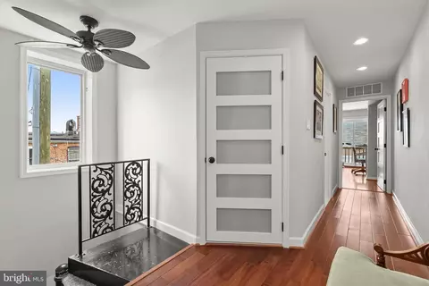 Entry Way - 3200 E Lombard St, Baltimore, MD 21224 photo 15 of 16