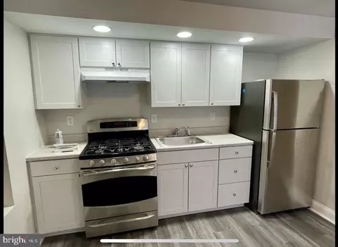 401 S Mount St, Baltimore, MD 21223 photo 2
