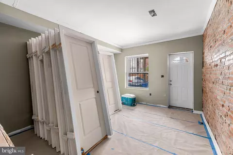 Entry Way - 2519 Mcculloh St, Baltimore, MD 21217 photo 4 of 7