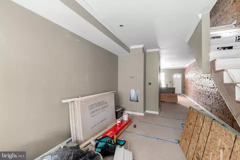 Entry Way - 2519 Mcculloh St, Baltimore, MD 21217 photo 3 of 7