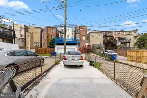 Exterior - 2519 Mcculloh St, Baltimore, MD 21217 photo 4 of 4