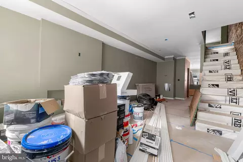 Entry Way - 2519 Mcculloh St, Baltimore, MD 21217 photo 2 of 7