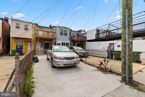Exterior - 2519 Mcculloh St, Baltimore, MD 21217 photo 3 of 4
