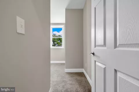 Entry Way - 145 N Monastery Ave, Baltimore, MD 21229 photo 6 of 12