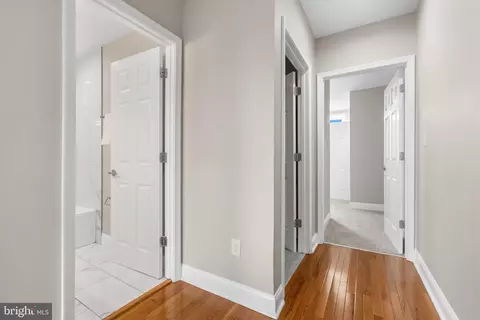 Entry Way - 145 N Monastery Ave, Baltimore, MD 21229 photo 5 of 12