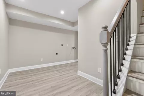 Entry Way - 145 N Monastery Ave, Baltimore, MD 21229 photo 8 of 12