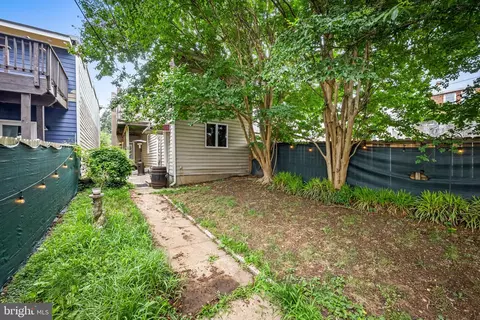 Exterior - 3527 Falls Rd, Baltimore, MD 21211 photo 7 of 8