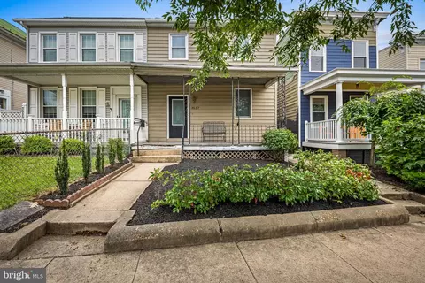 Exterior - 3527 Falls Rd, Baltimore, MD 21211 photo 2 of 8