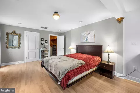 Bedroom - 3527 Falls Rd, Baltimore, MD 21211 photo 2 of 3
