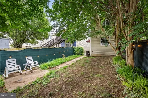 Exterior - 3527 Falls Rd, Baltimore, MD 21211 photo 8 of 8