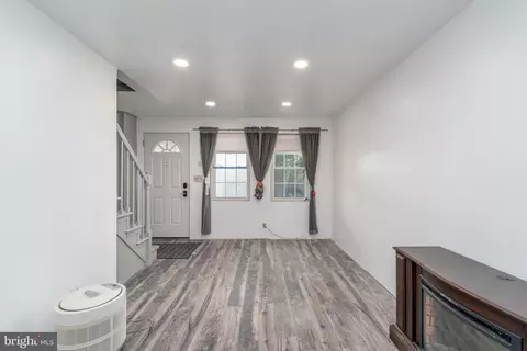 Entry Way - 306 Imla St, Baltimore, MD 21224 photo 3 of 9