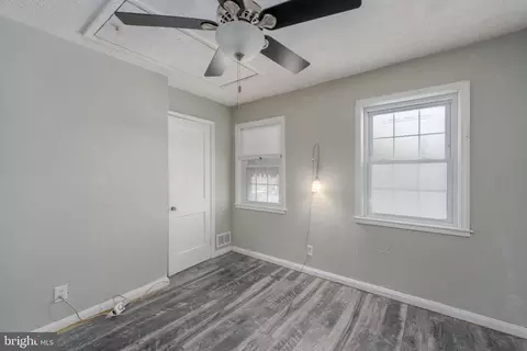 Entry Way - 306 Imla St, Baltimore, MD 21224 photo 7 of 9