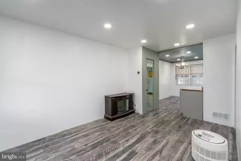Entry Way - 306 Imla St, Baltimore, MD 21224 photo 2 of 9