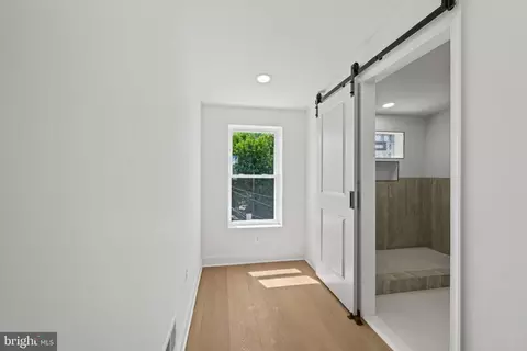 Entry Way - 126 N Mount St, Baltimore, MD 21223 photo 9 of 13