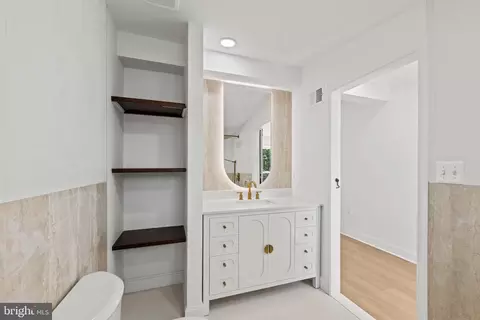 Bath - 126 N Mount St, Baltimore, MD 21223 photo 5 of 5