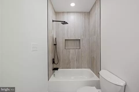 Bath - 126 N Mount St, Baltimore, MD 21223 photo 2 of 5