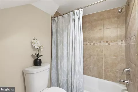 Bath - 1224 Eager St, Baltimore, MD 21202 photo 2 of 4