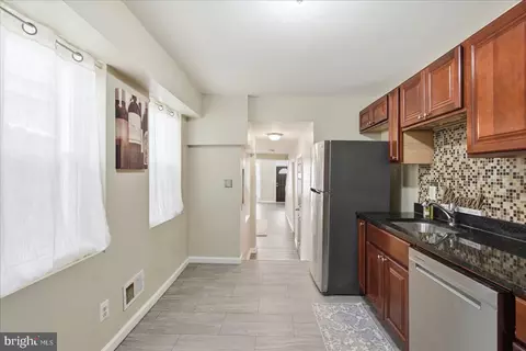 Entry Way - 1224 Eager St, Baltimore, MD 21202 photo 8 of 13