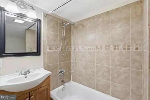 Bath - 1224 Eager St, Baltimore, MD 21202 photo 3 of 4