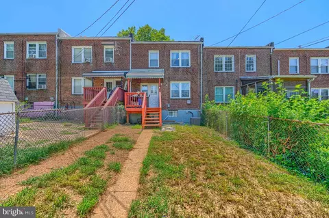Exterior - 821 Wicklow Rd, Baltimore, MD 21229 photo 4 of 4