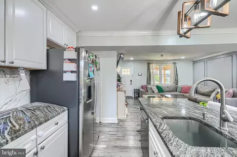 Kitchen - 821 Wicklow Rd, Baltimore, MD 21229 photo 3 of 4
