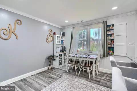 Dining - 821 Wicklow Rd, Baltimore, MD 21229 photo 1 of 1
