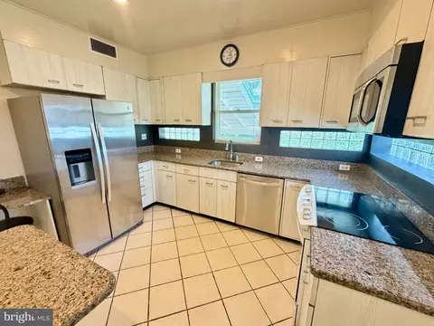 Kitchen - 6318 Winner Ave, Baltimore, MD 21215 photo 3 of 8