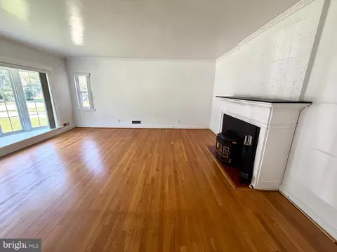 Living - 6318 Winner Ave, Baltimore, MD 21215 photo 6 of 13