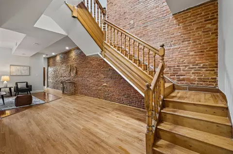 Entry Way - 2231 Eutaw Pl, Baltimore, MD 21217 photo 1 of 5