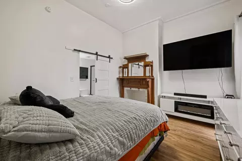 Bedroom - 2231 Eutaw Pl, Baltimore, MD 21217 photo 10 of 11