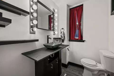 Bath - 2231 Eutaw Pl, Baltimore, MD 21217 photo 7 of 7