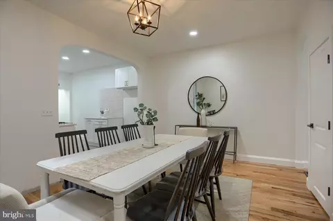 Dining - 719 Berry St, Baltimore, MD 21211 photo 2 of 2